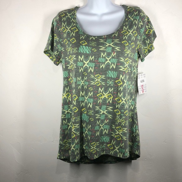 LuLaRoe Tops - NWT LuLaRoe green print Classic T size small